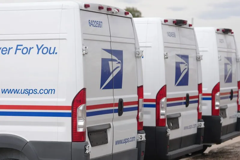 USPS considers allowing people to ship handguns through the mail