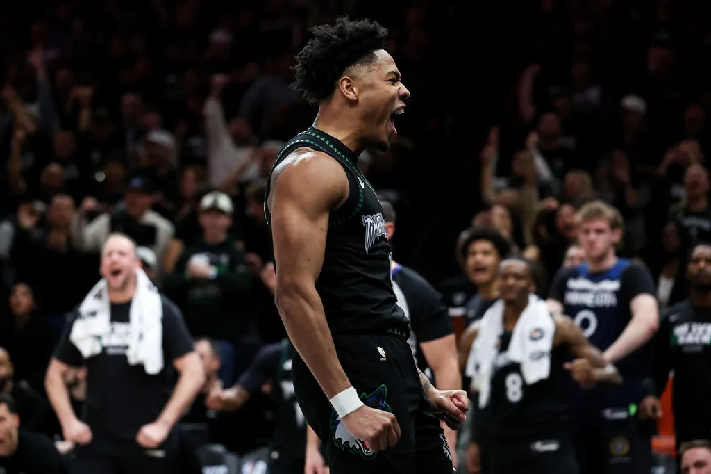 Underwood thrilled as Illini help Timberwolves advance in NBA playoffs