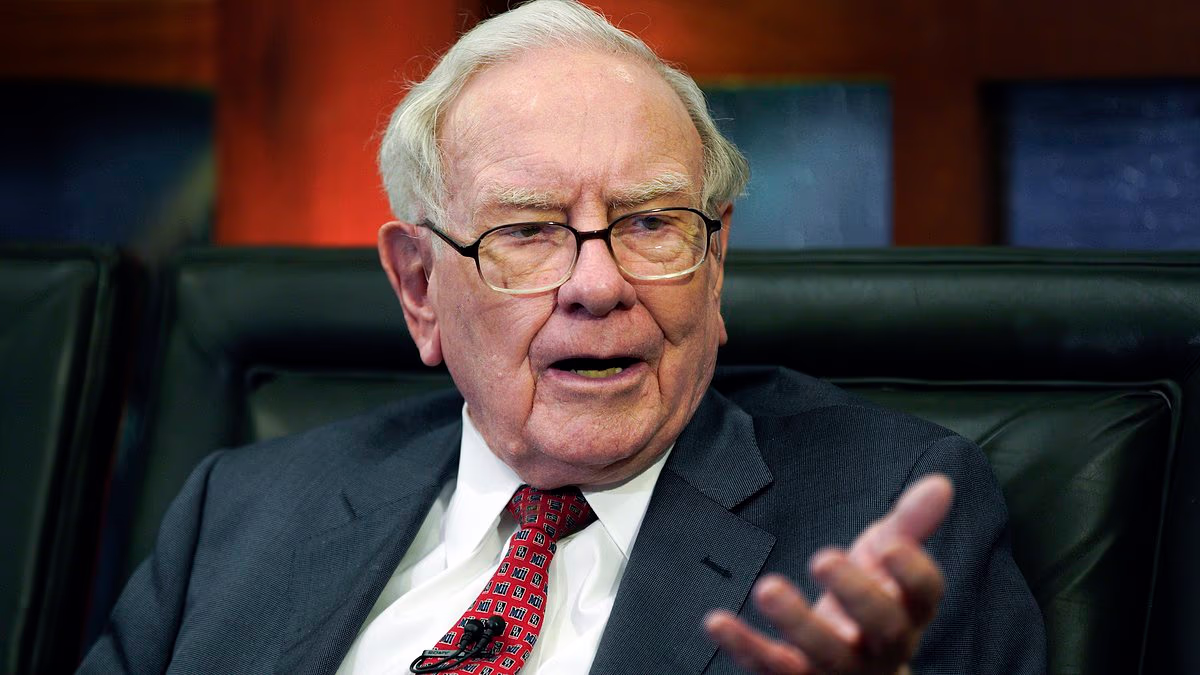 Warren Buffett's $400billion move is starting to worry Wall Street