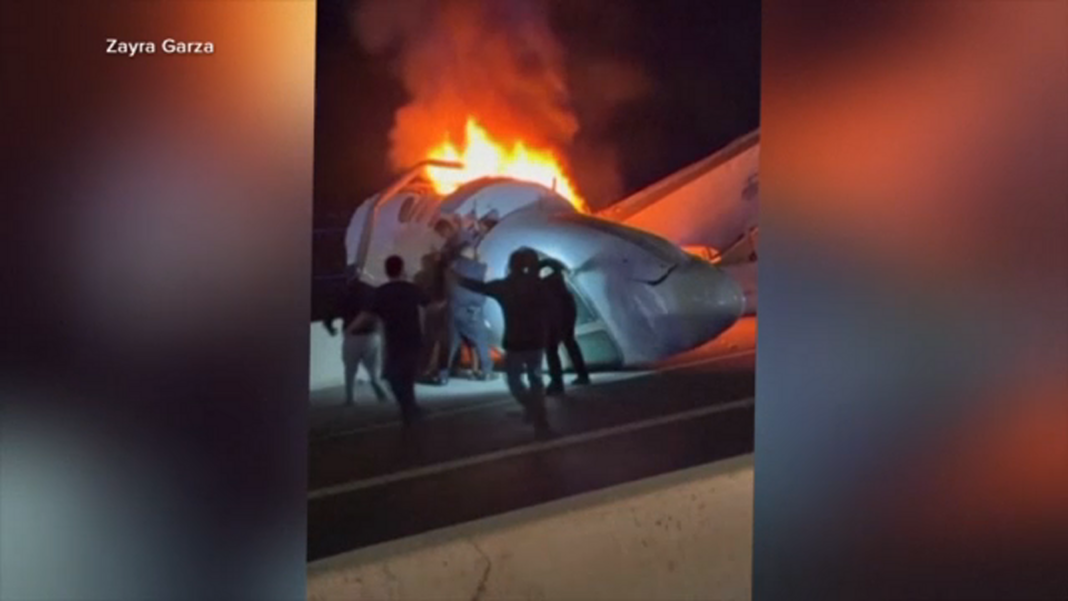 1 of 6 passengers dead as bystanders rush to help in fiery Laredo, Texas plane crash
