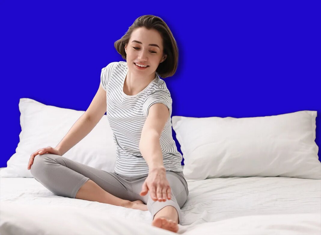 4 Bed Exercises That Rebuild Core Strength Faster Than Planks After 60