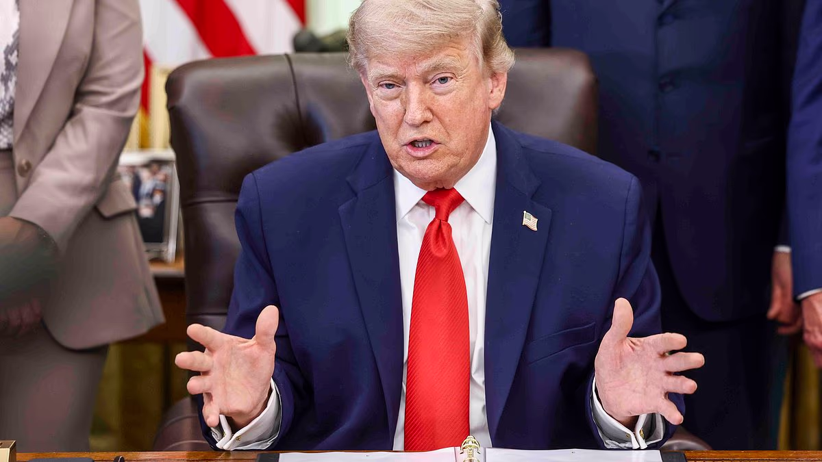 Donald Trump lambasts Obama's deal with Iran amid his Tehran deal