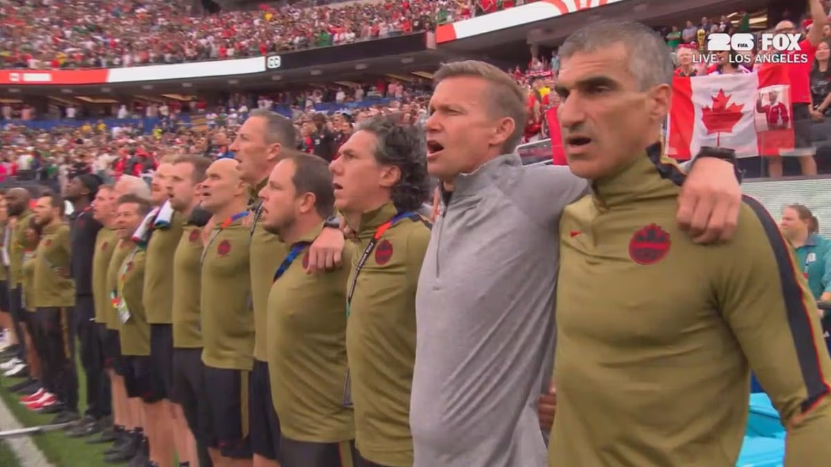 Ex-USA soccer star Marsch proudly sings CANADIAN national anthem in LA