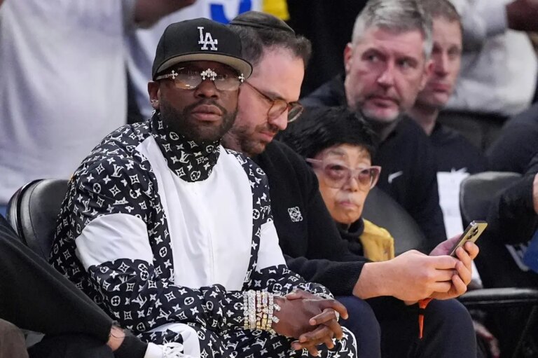 Floyd Mayweather Charged with Felony for Allegedly Using Bounced Check in $200K Luxury Watch Purchase