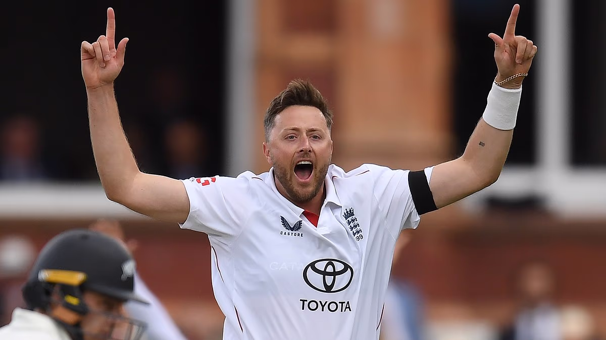 How England outcast Ollie Robinson rebooted his career with an astonishing triple-wicket maiden against New Zealand