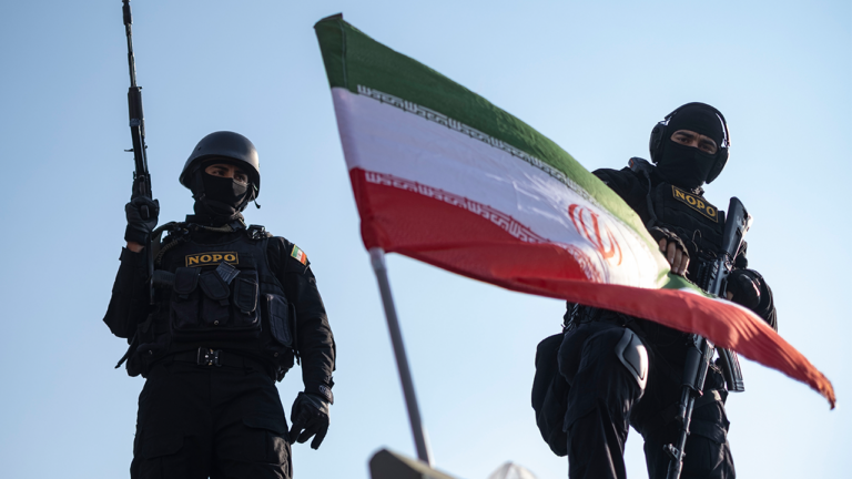 Iranians Voice Concerns Over Potential Trump-Regime Agreement: Impact on International Relations