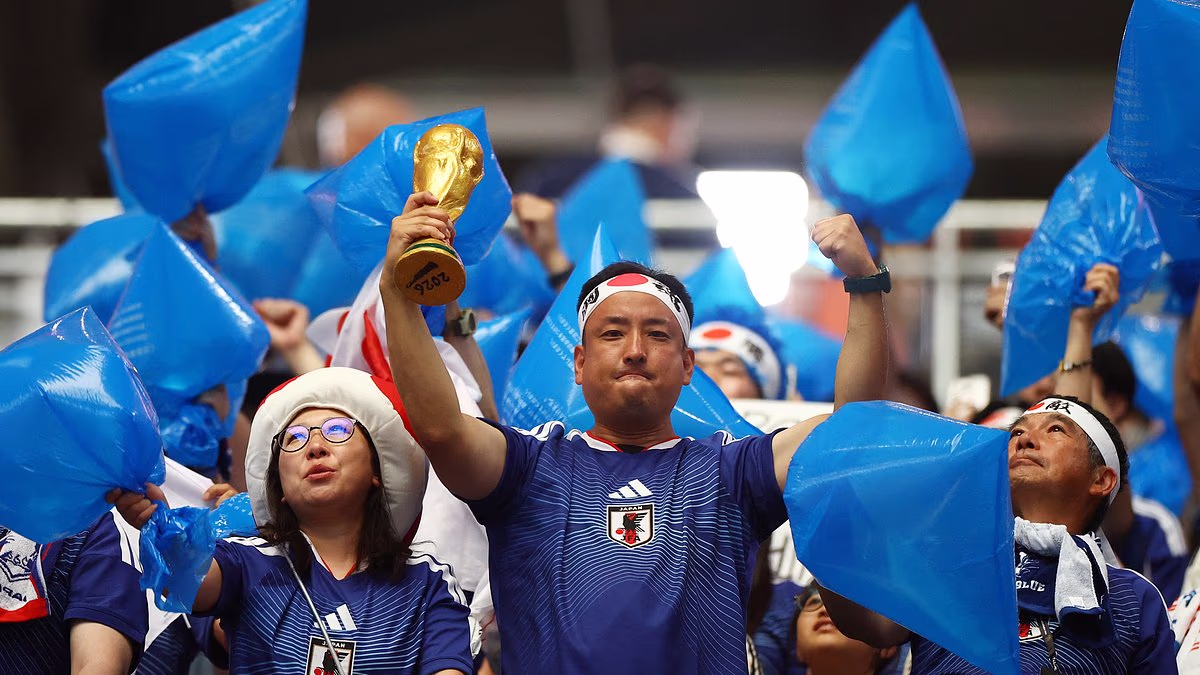 Japan fans clean up after themselves following World Cup draw