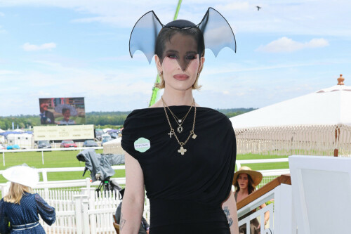 Kelly Osbourne pays tribute to late dad Ozzy Osbourne with Royal Ascot headgear