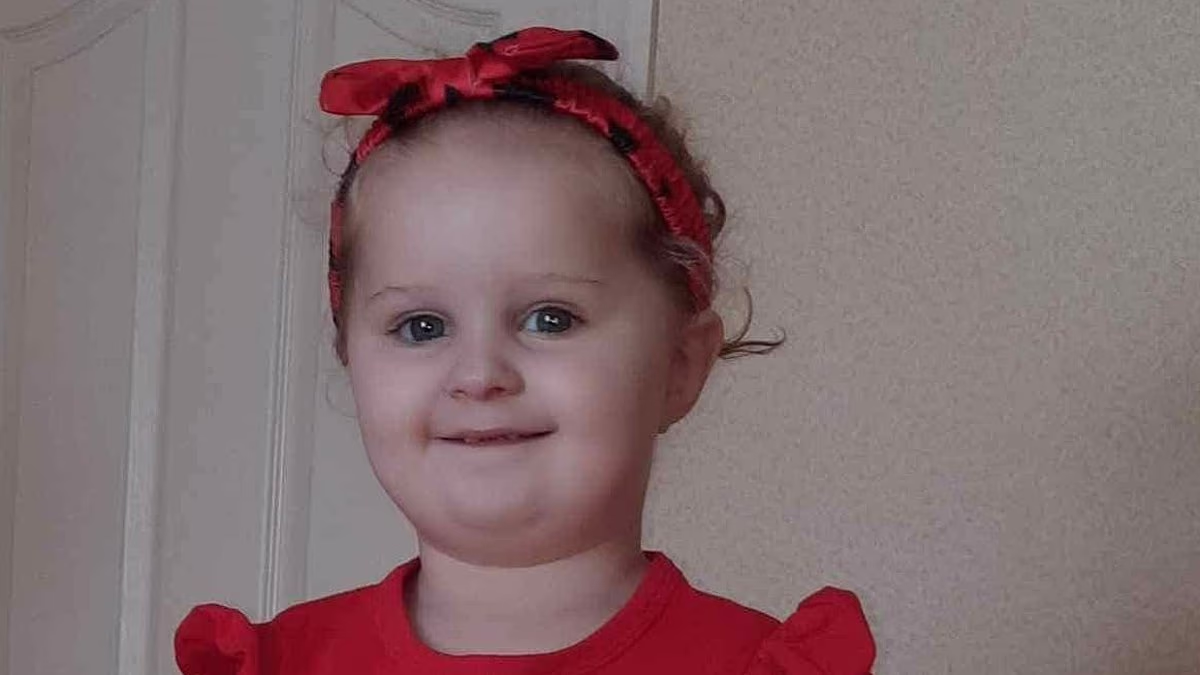 Little girl killed by LICE after parents let infestation get so bad