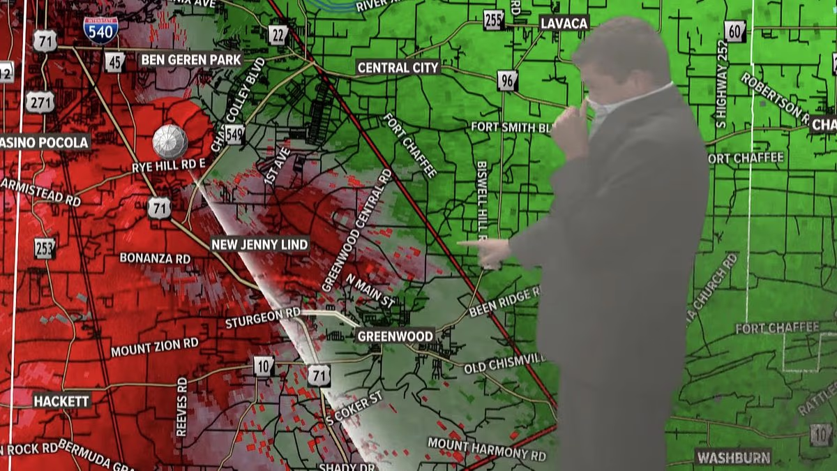 Meteorologist stays on air during studio fire to issue tornado warning