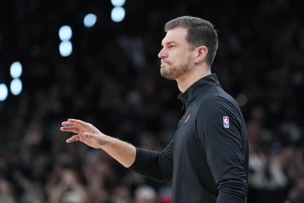 Report: Bulls to hire Trail Blazers interim Tiago Splitter as new head coach