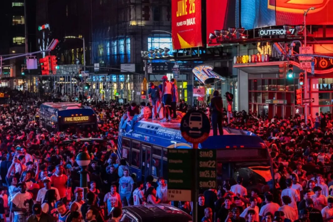Teenager shot during Knicks madness takeover in Times Square