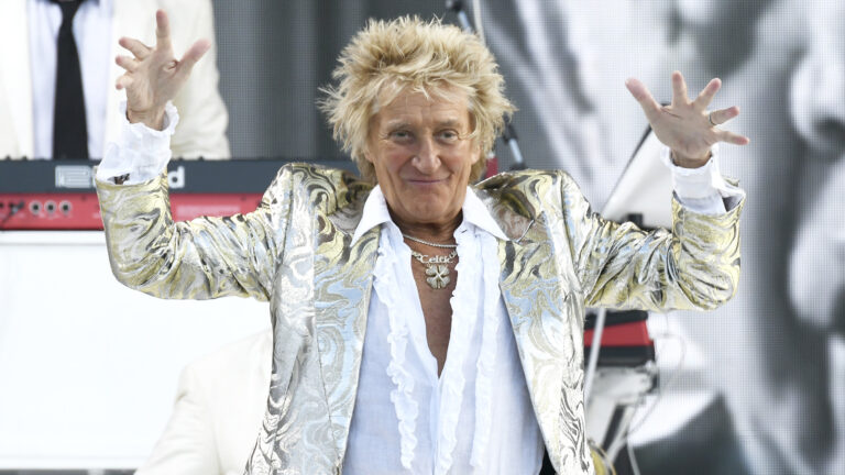 The Rod Stewart Track That Continues to Stir Controversy Among Fans