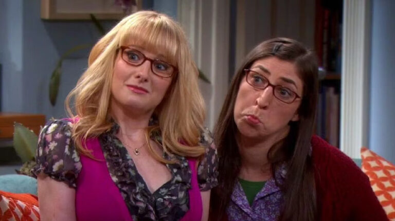 Hilarious Moments Mayim Bialik & Melissa Rauch Had Co-Stars Cracking Up on The Big Bang Theory Set