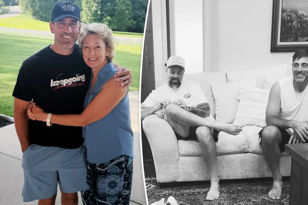 Aaron Rodgers reunites with family after years-long estrangement: 'Bonding'