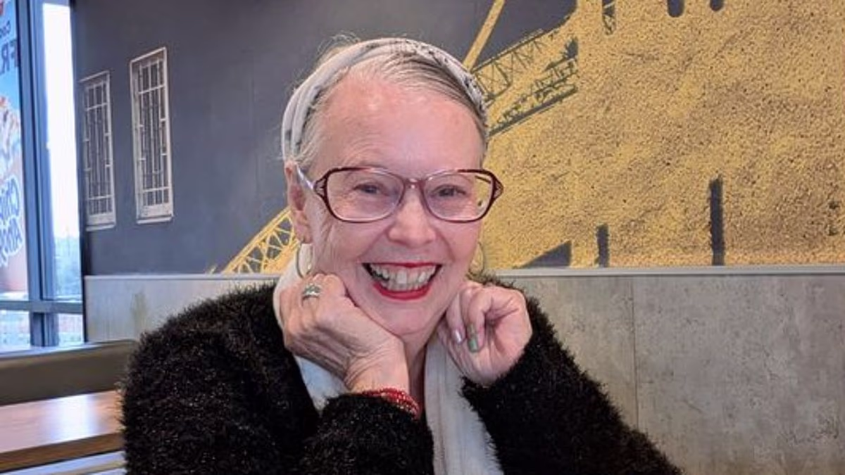 California art gallery manager was stabbed 11 times in broad daylight
