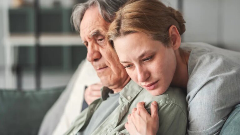 Concerned Daughter Questions Safety as 82-Year-Old Father Plans Solo 2,000-Mile Drive