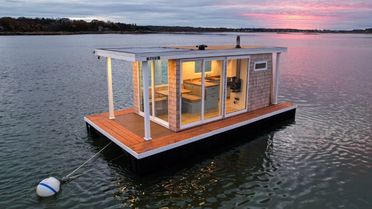 Friends find fame with flip of $4,000 pontoon into $140,000 houseboat