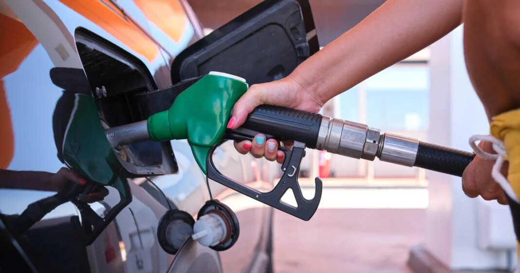 Global oil prices hit $100 a barrel amid attacks in Red Sea