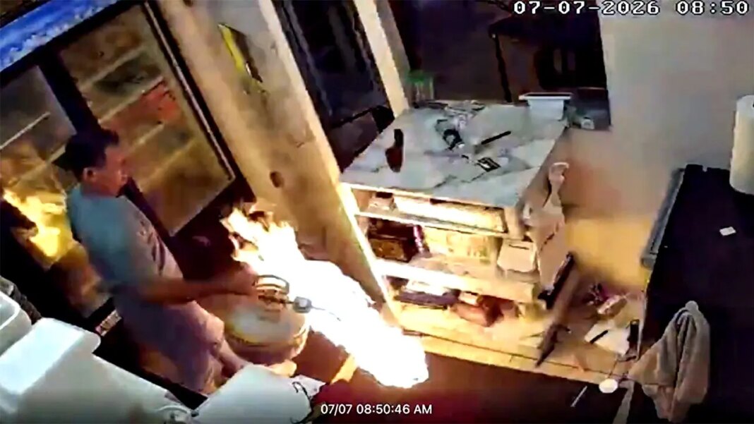Knife-wielding Florida man arrested after setting restaurant on fire with flaming propane tank: authorities