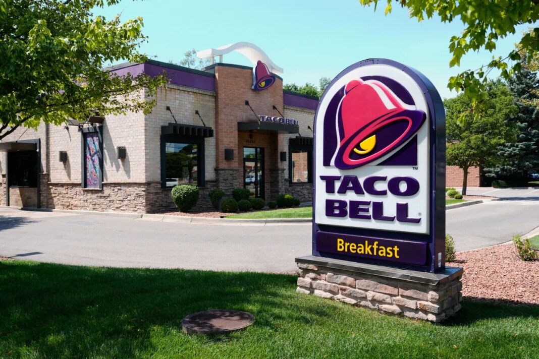 A Taco Bell fast food restaurant is shown Tuesday, July 14, 2026, in Taylor, Mich. (AP Photo/Paul Sancya)