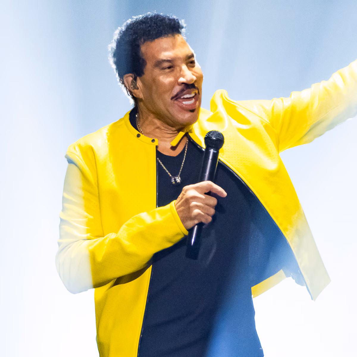 Lionel Richie Shares Health Update After Onstage Medical Scare