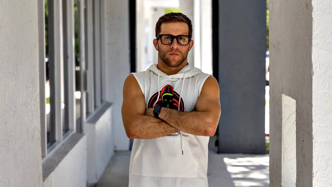 MMA fighter leans on faith in quest to catch suspected child predators