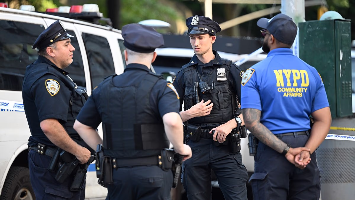 Maniac arrested for stabbing two people outside NYC synagogue