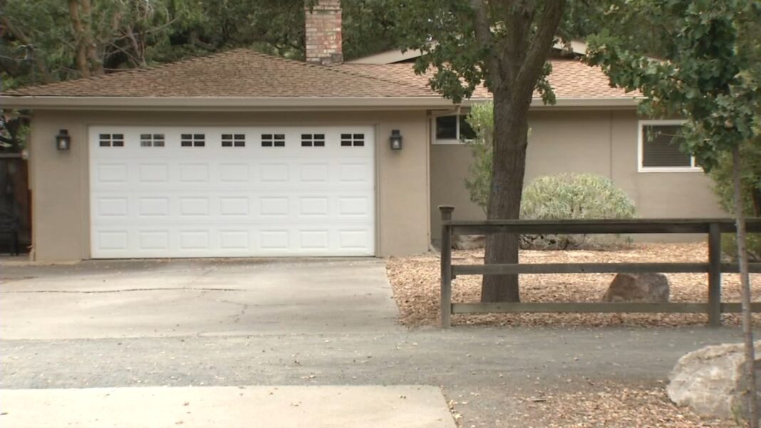New rental trend? Rental listing adds $200 'work-from-home fee'