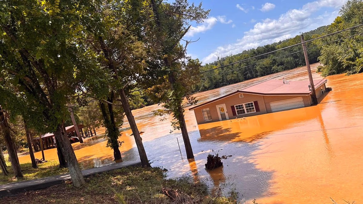 Once-in-a-MILLENNIUM rainfall cause catastrophic flooding in Missouri