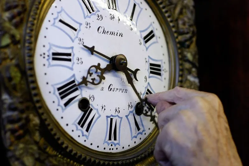 Permanent daylight saving time bill draws mixed reactions in Florida