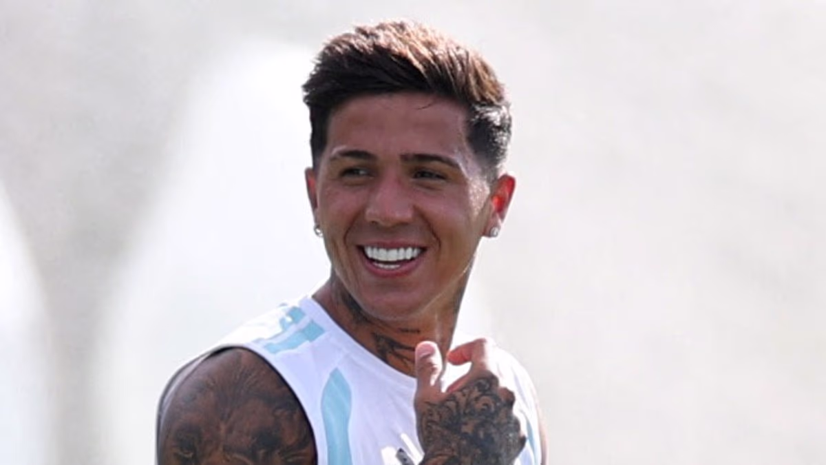Real Madrid PULL OUT of signing Enzo Fernandez and release bizarre public statement 'out of respect for Chelsea' denying any interest in £120m deal
