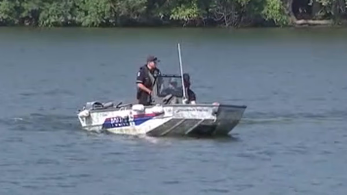 Rescue for swimmer from Ohio river ends in tragedy with five dead