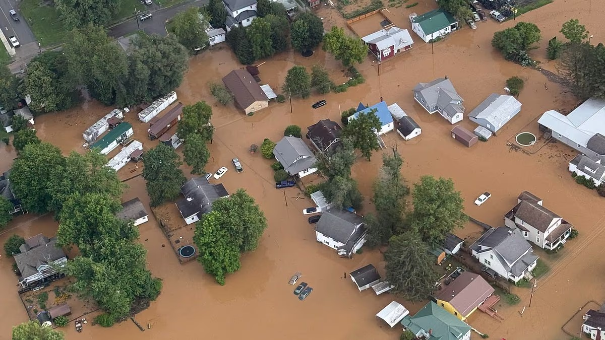 Tropical storm Bertha slams into Gulf Coast causing major floods