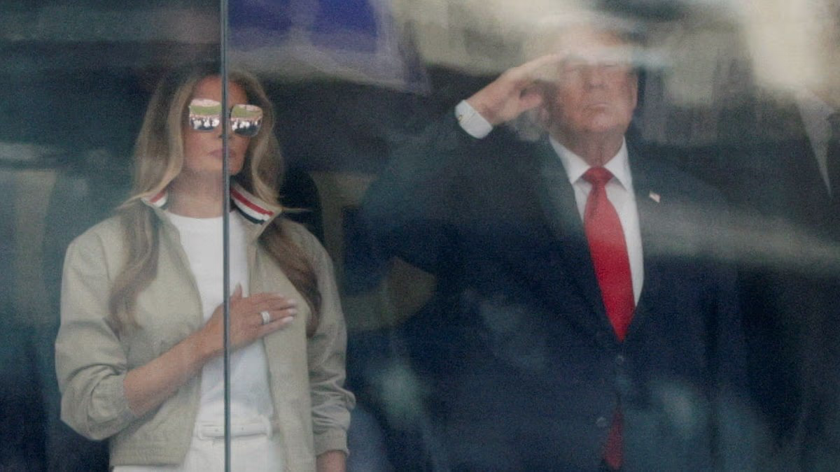 Trump arrives at MetLife Stadium with Melania and his closest family
