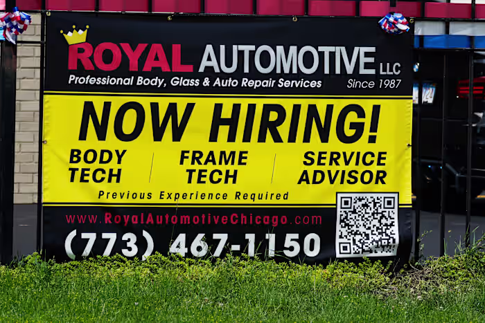 US filings for unemployment aid fall to 187,000 last week, fewest since 1969