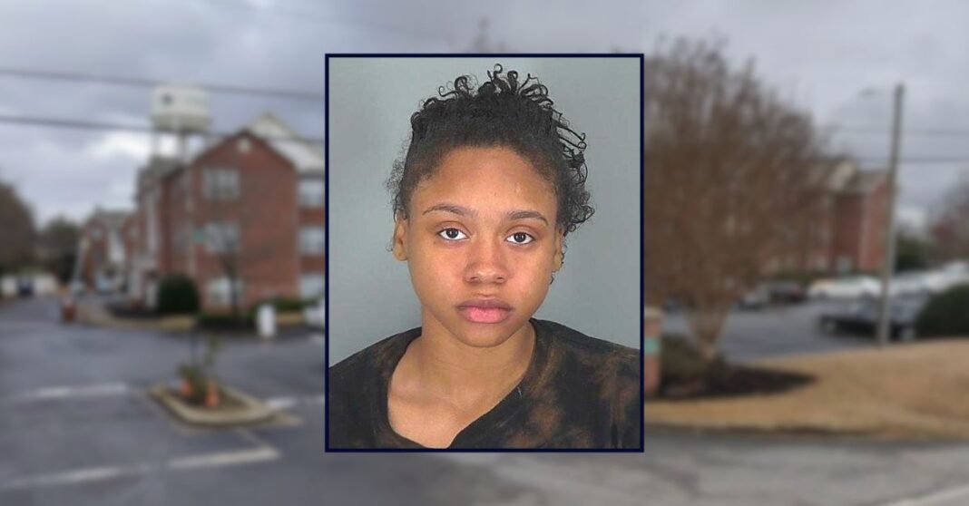Woman killed boyfriend in front of her 3-year-old child