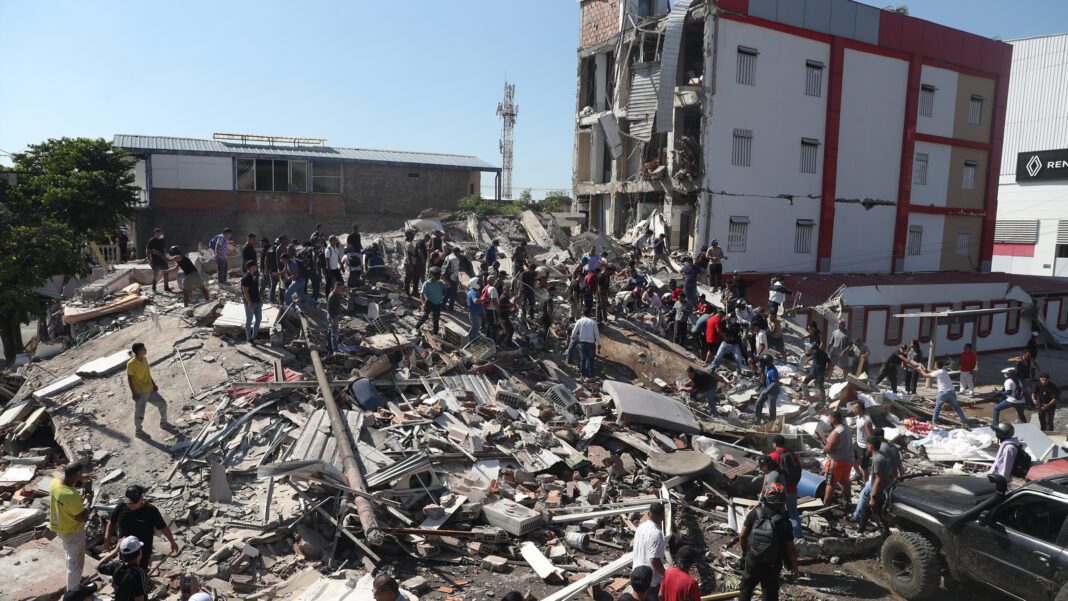 20 dead, buildings collapsed after 7.4-magnitude earthquake shakes western Colombia