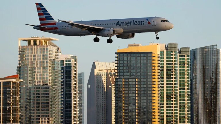 Laptop Fire on American Airlines: Safe Landing, One Injury