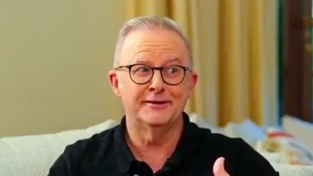 Anthony Albanese jokes how Australia could 'take over' New Zealand and reveals it is in our constitution
