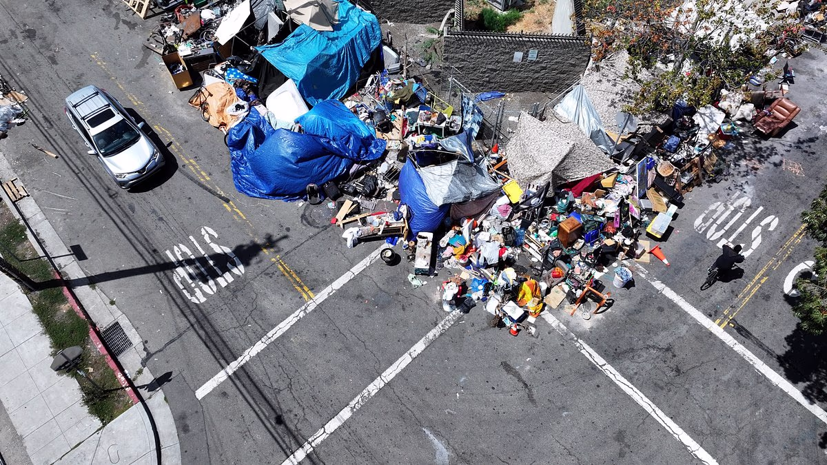 Bay Area enclave now resembles shantytown after encampments take over