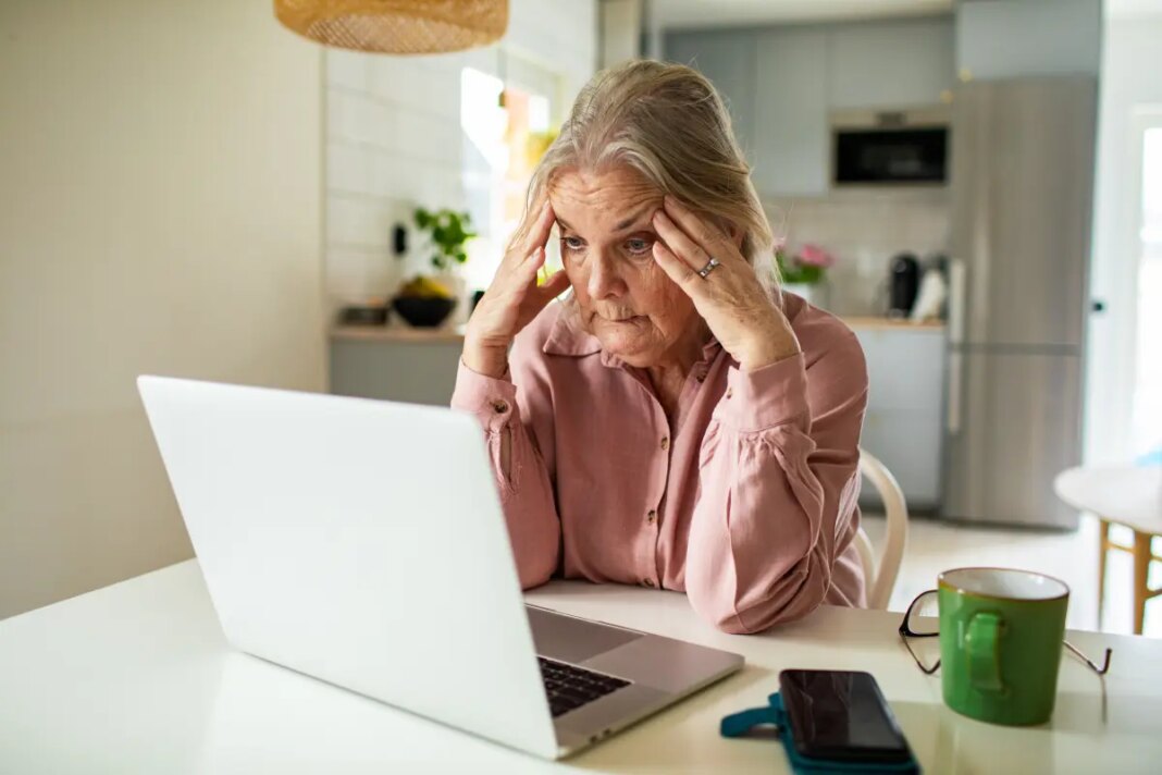 Dear Abby: My retired husband won't stop bothering me while I'm working from home