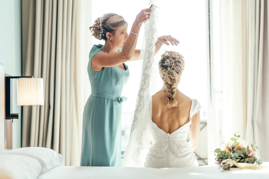 Dear Abby: The mothers of the bride are taking over her wedding plans