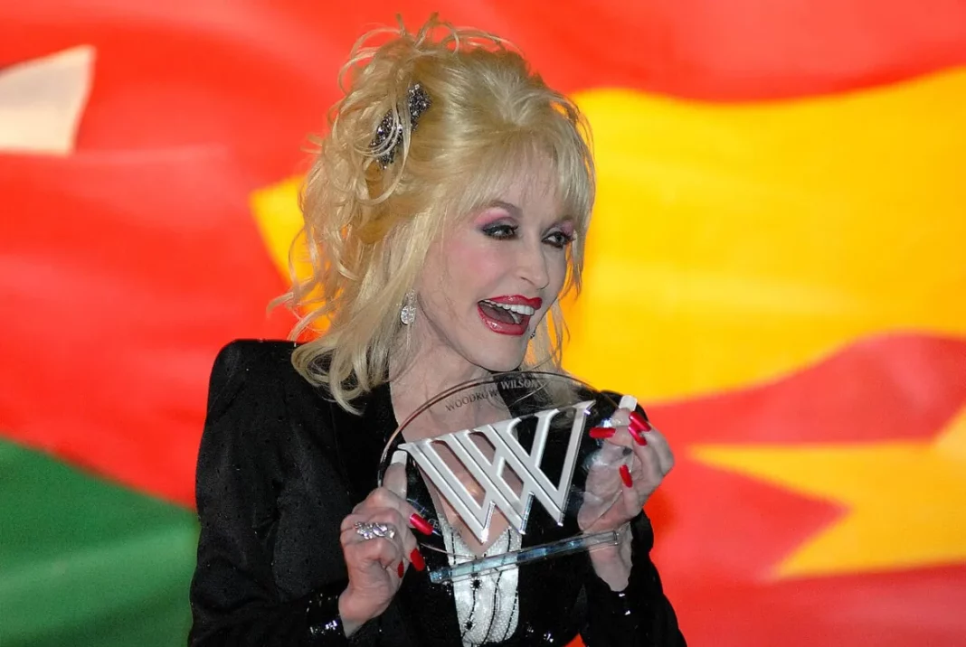 Dolly Parton's Health Issues Prevent In-Person AMA Lifetime Achievement Award Appearance