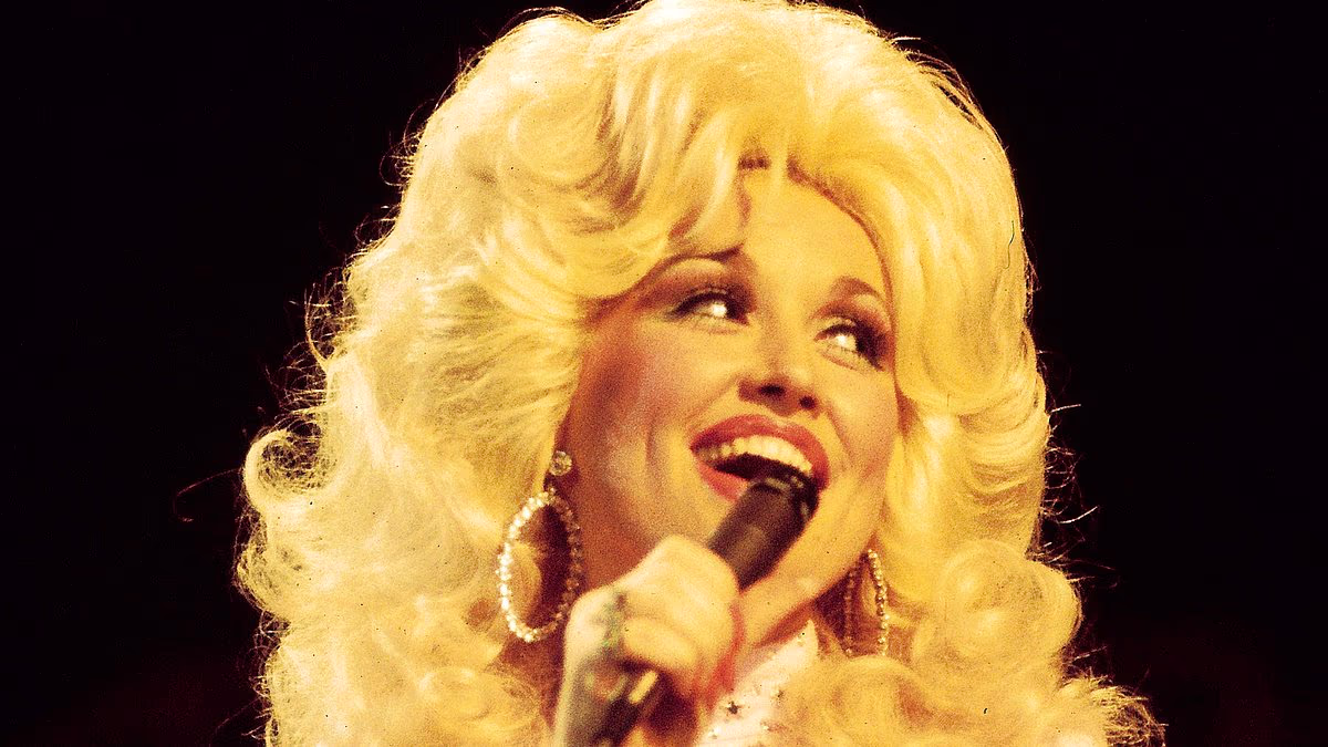 Dolly Parton's devastated loved ones gather at Nashville burial site