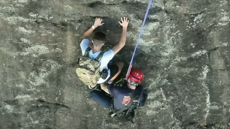 Heroic Firefighter Rescues Stranded Free Climber in Daring Georgia Rock Face Operation