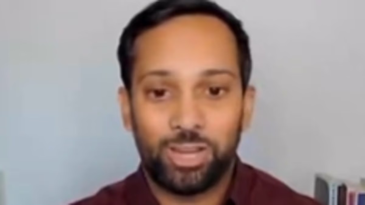 Hard left Democrat stutters with shock live on CNN