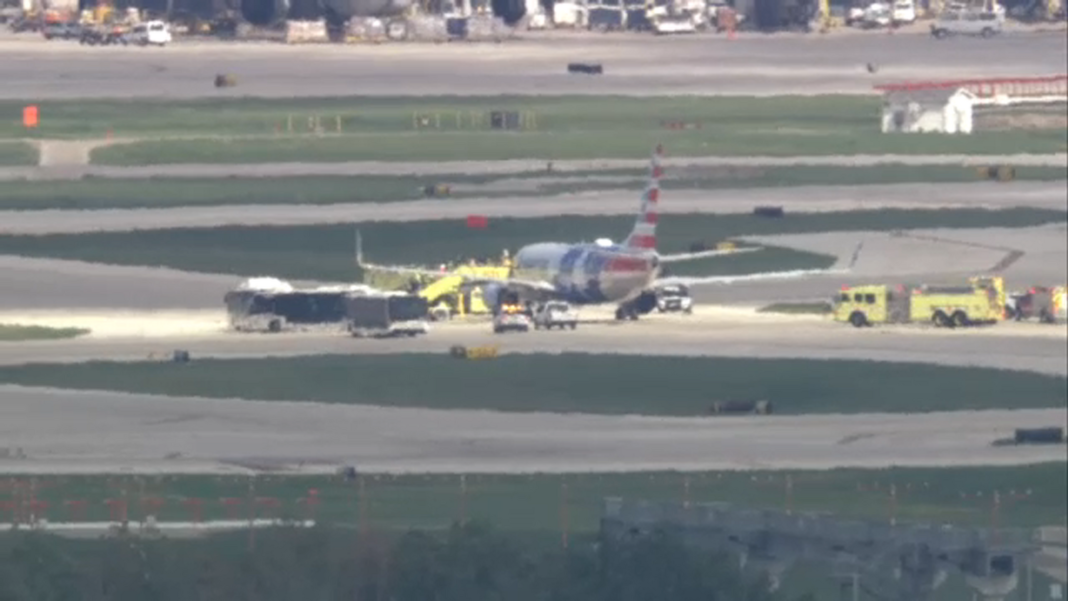 Hours after American Airlines Chicago airport emergency, United flight 739 suffers tire damage while landing at O'Hare airport