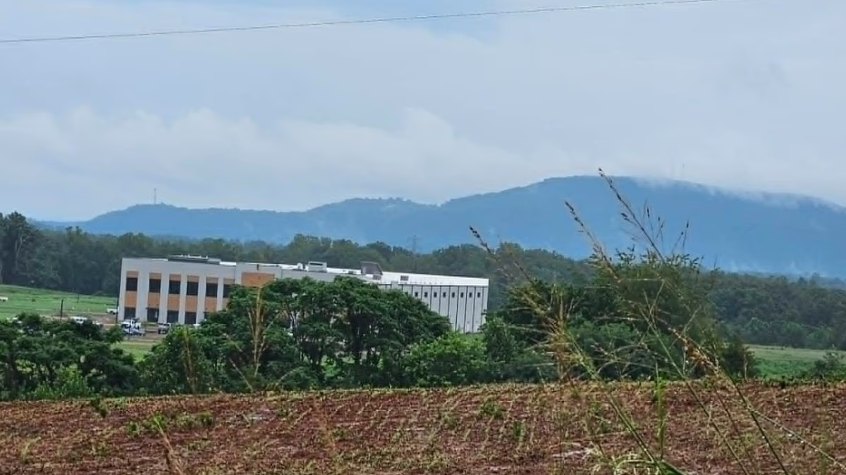 Hundreds of families affected by 'eyesore' data center in Virginia