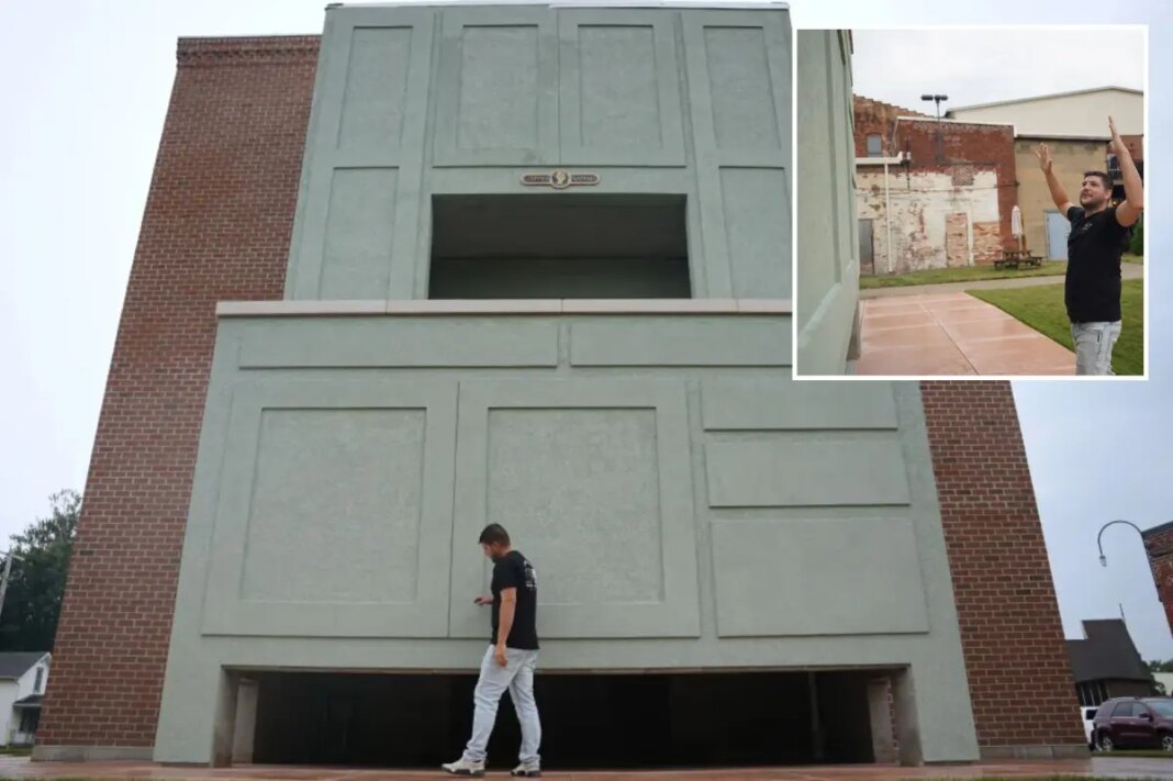 Indiana 30 foot cabinet honors cabinet outside Hoosier Manufacturing Co.